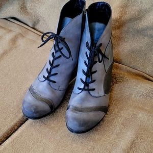 Size 10 Remonte booties